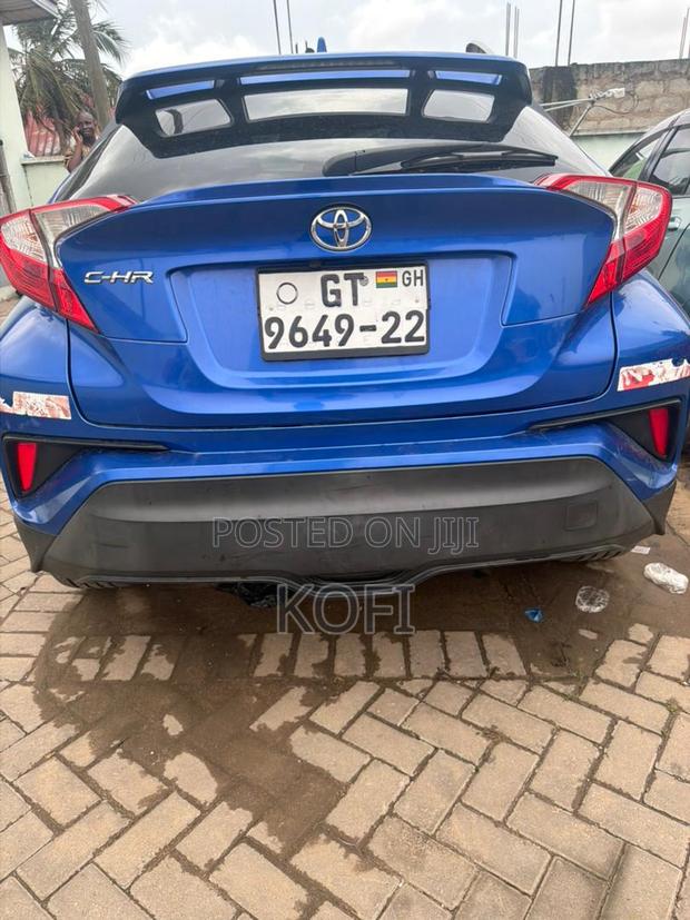Toyota C-HR 2019 Blue