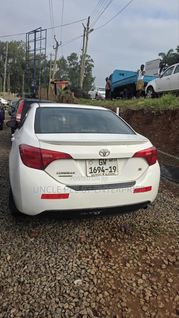 Toyota Corolla 2015 White