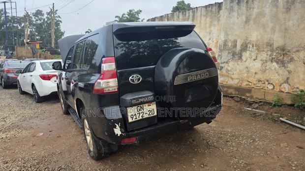 Toyota Land Cruiser Prado 2016 Black