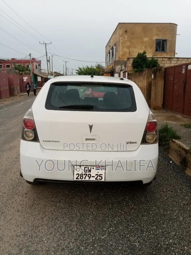 Pontiac Vibe 2010 White