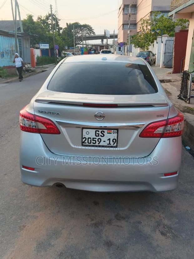 Nissan Versa 1.6 S 4dr Sedan (1.6L 4cyl 4A) 2015 Silver