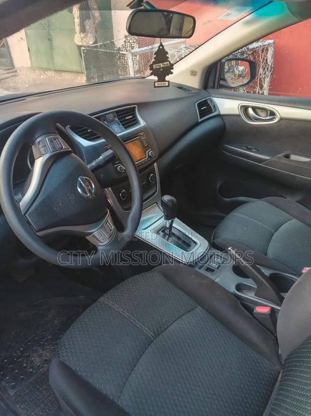 Nissan Versa 1.6 S 4dr Sedan (1.6L 4cyl 4A) 2015 Silver