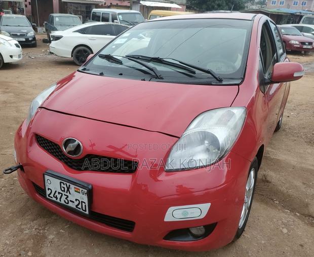 Toyota Vitz 2010 Red