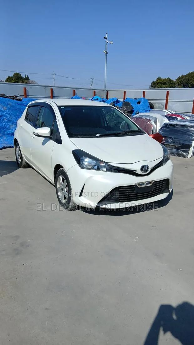 Toyota Vitz 1.3 FWD 3dr 2014 White