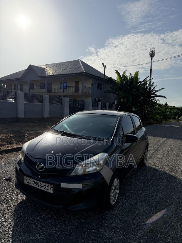 Toyota Vitz 1.3 AWD 3dr 2013 Black