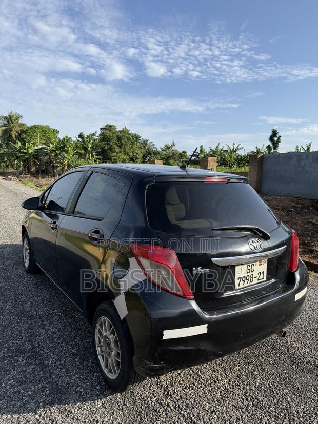Toyota Vitz 1.3 AWD 3dr 2013 Black