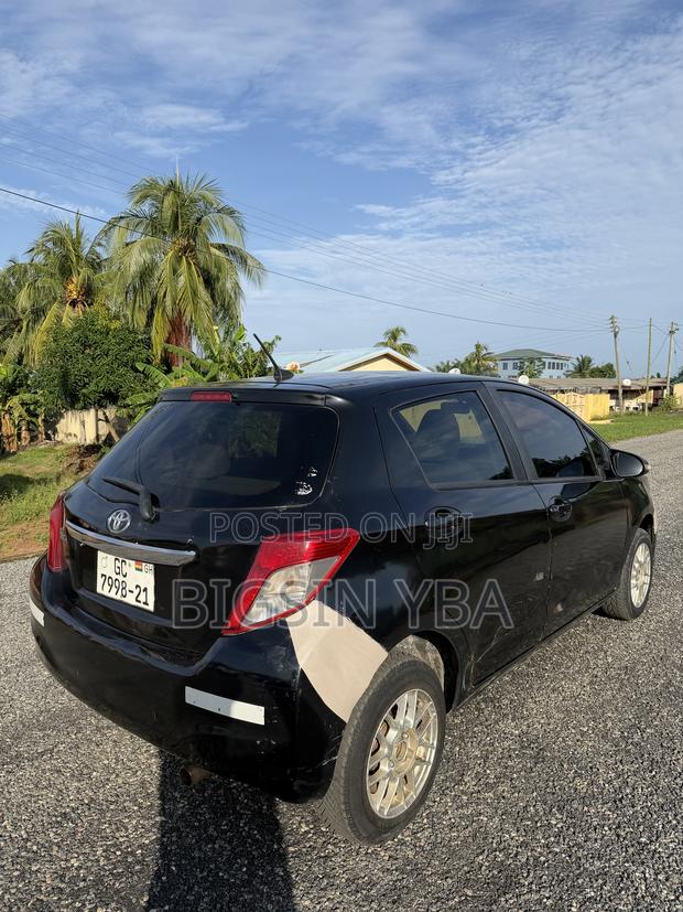 Toyota Vitz 1.3 AWD 3dr 2013 Black