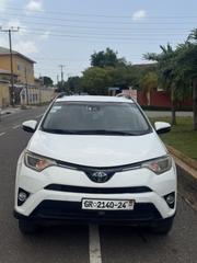Toyota RAV4 XLE 4dr SUV (2.5L 4cyl 6A) 2018 White for sale