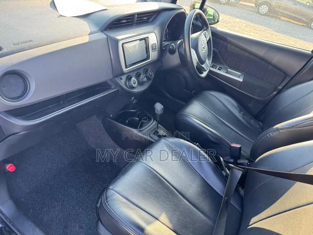 Toyota Vitz 1.5 FWD 5dr 2015 Black