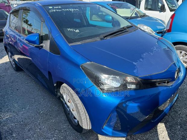Toyota Vitz 1.5 FWD 5dr 2015 Black