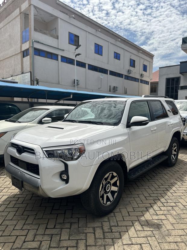 Toyota 4-Runner 2022 White
