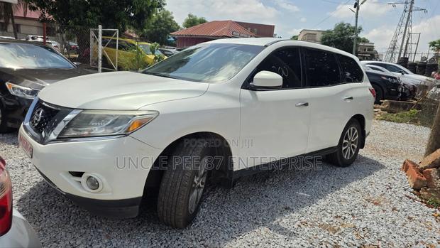 Nissan Pathfinder 2014 White