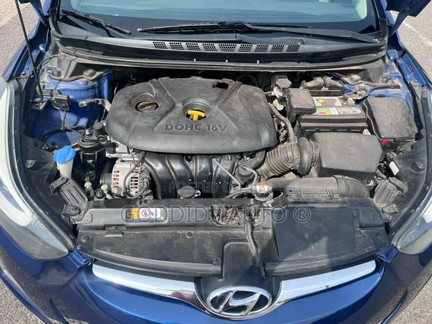 Hyundai Elantra SE Sedan FWD (1.8L 4cyl 6A) 2016 Blue