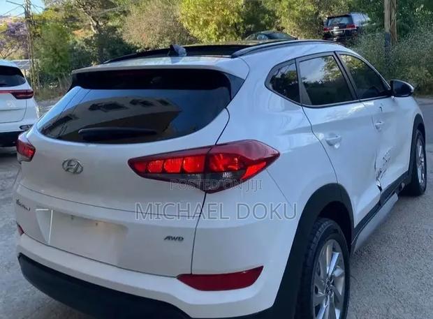 Hyundai Tucson Value AWD 2018 White