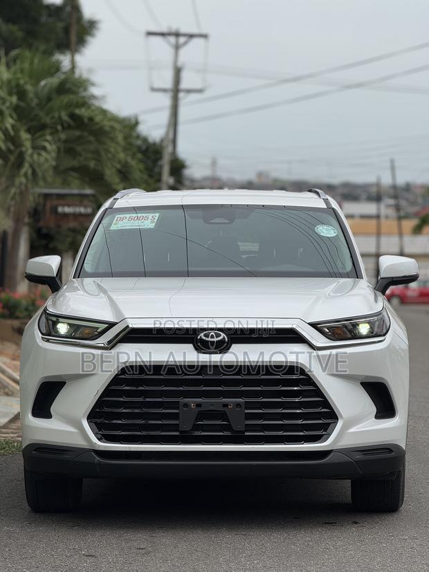 Toyota Grand Highlander XLE AWD 2024 Silver