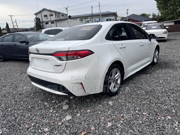 Toyota Corolla 2021 White