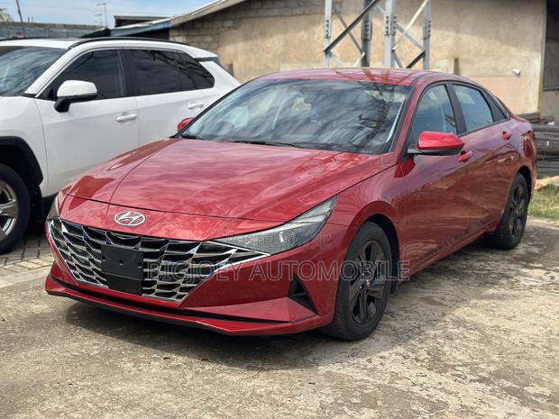 Hyundai Elantra SE 2022 Red