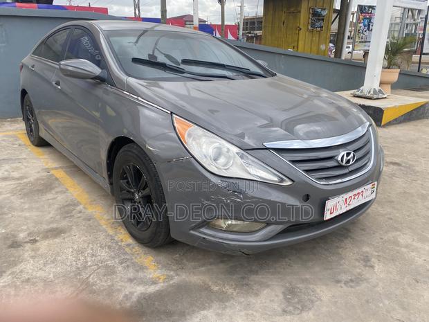 Hyundai Sonata Limited 4dr Sedan (2.4L 4cyl 6A) 2014 Gray