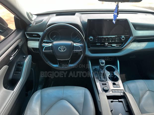 Toyota Highlander Platinum AWD 2020 White