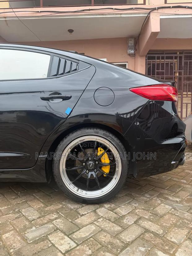Hyundai Avante 2017 Black