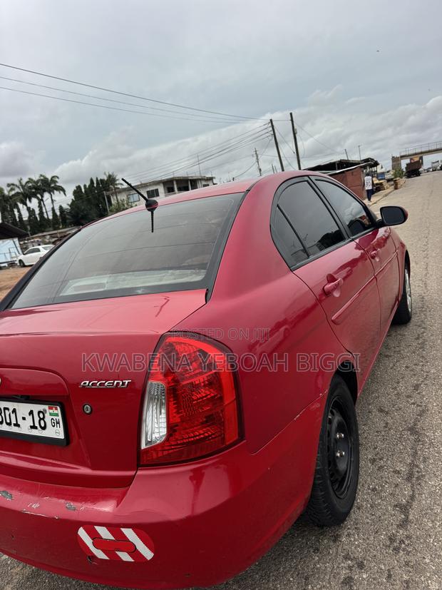 Hyundai Accent 2010 Red