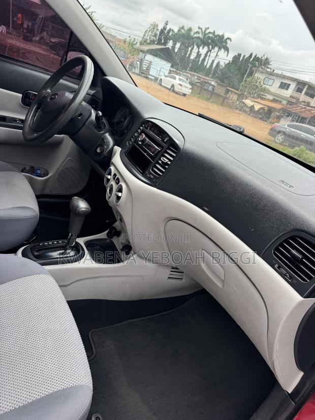 Hyundai Accent 2010 Red