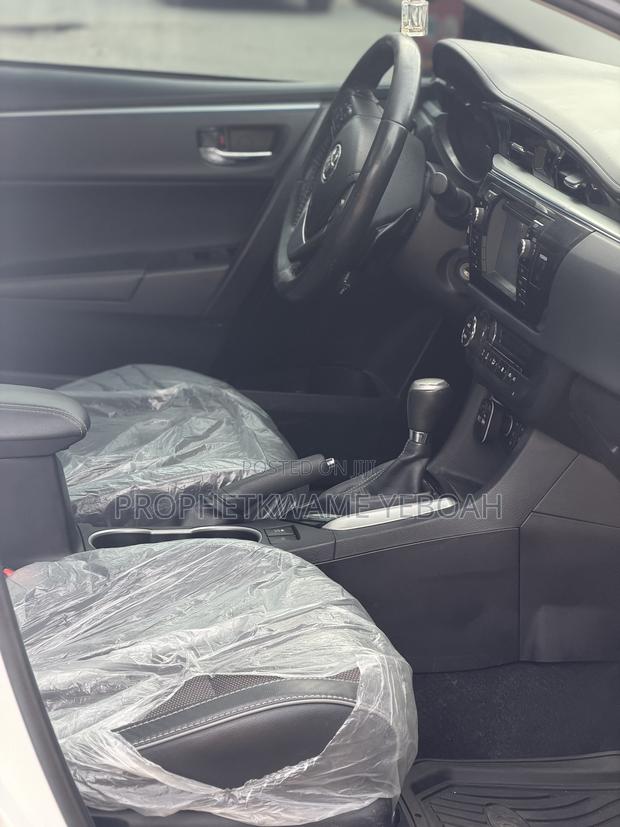 Toyota Corolla S 4dr Sedan (1.8L 4cyl CVT) 2014 White