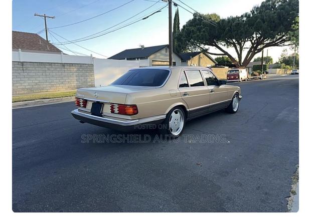Mercedes-Benz 300D 1983 Gold
