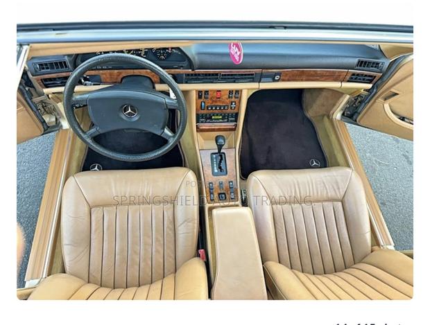 Mercedes-Benz 300D 1983 Gold