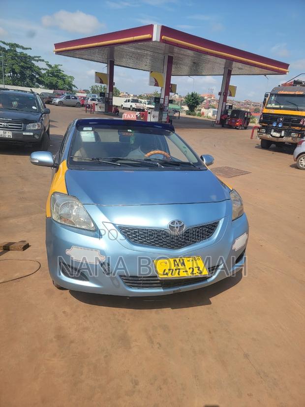 Toyota Belta 2010 Blue