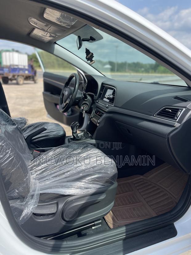 Hyundai Elantra SE 2018 White