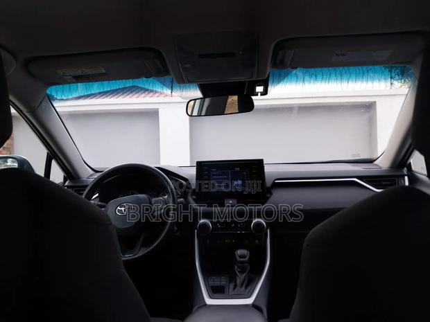 Toyota RAV4 LE 2021 Gray