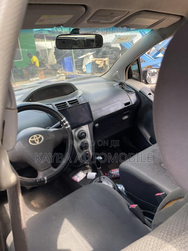 Toyota Vitz 2010 Black