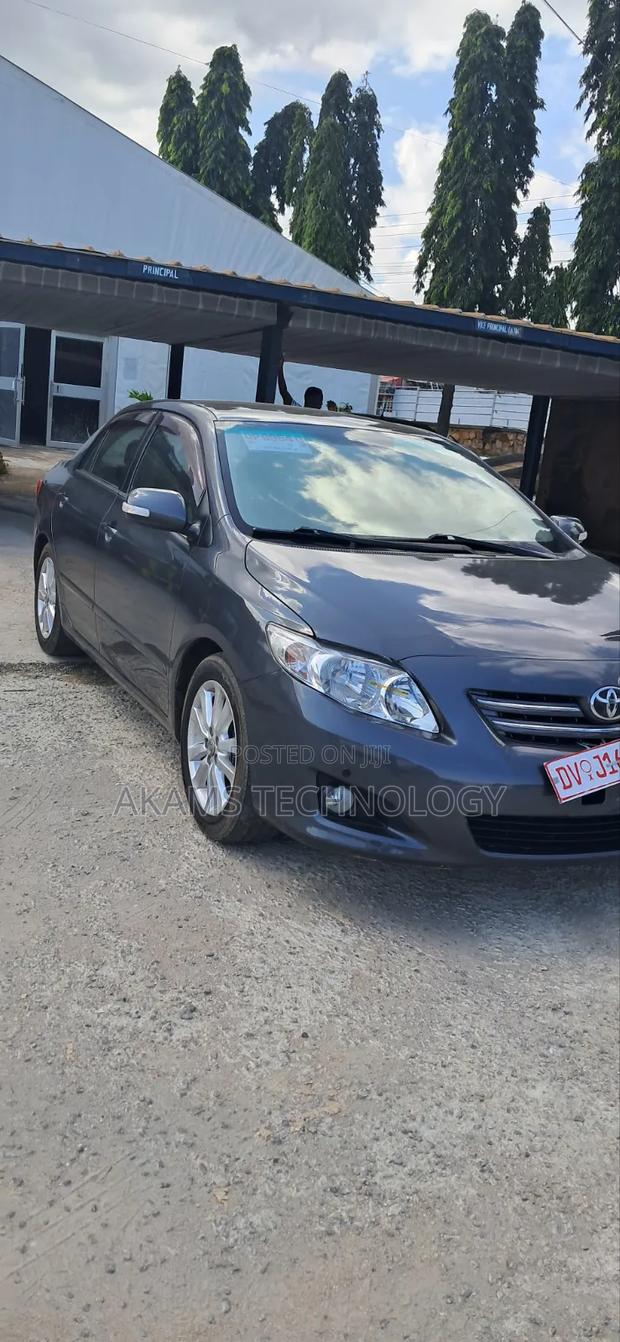 Toyota Corolla Altis 2011 Gray