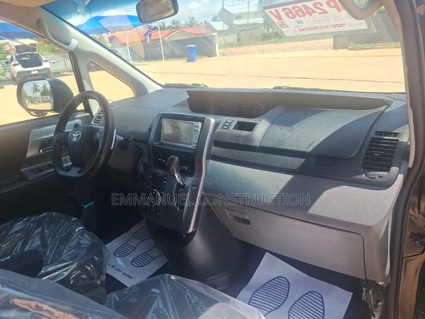 Toyota Voxy 2012 Black