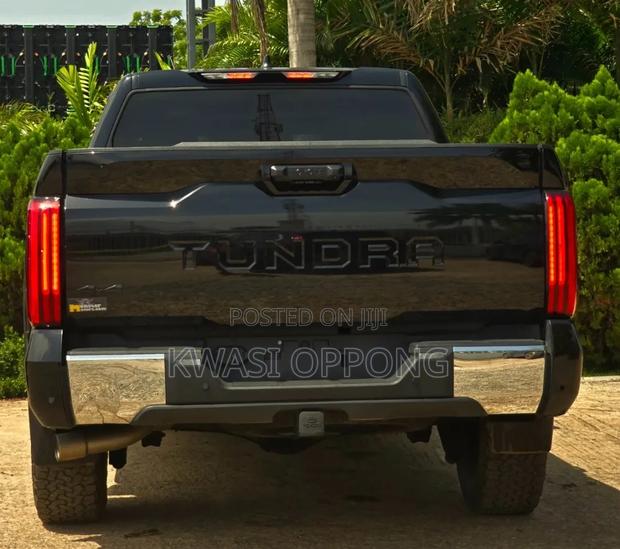 Toyota Tundra 2024 Black
