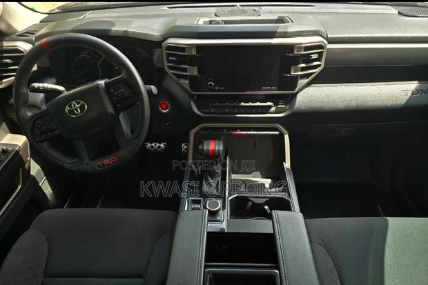 Toyota Tundra 2024 Black