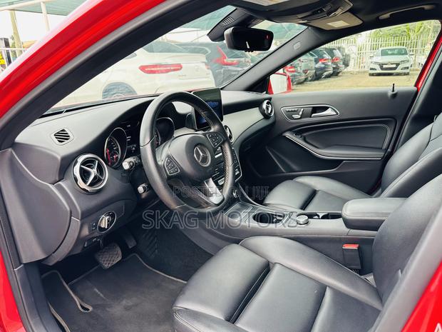 Mercedes-Benz GLA 250 2018 Red