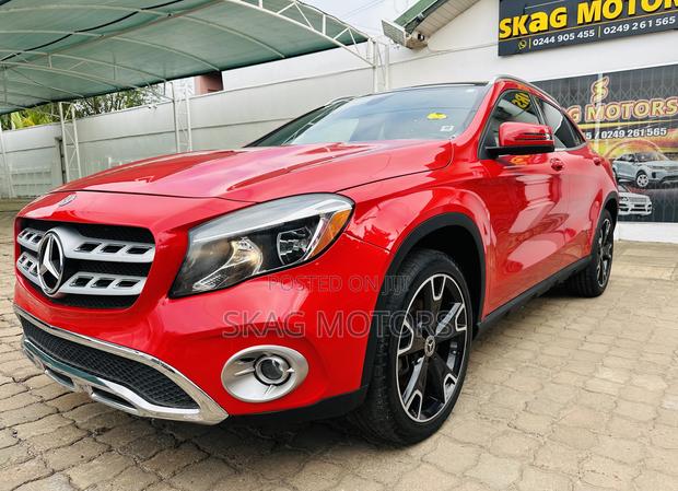 Mercedes-Benz GLA 250 2018 Red