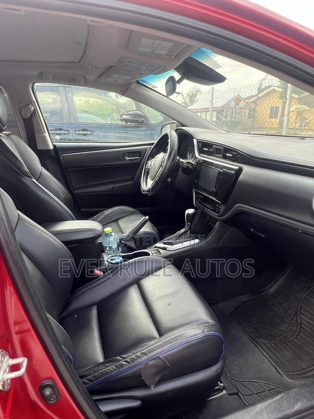Toyota Corolla XSE (1.8L 4cyl 2A) 2018 Red
