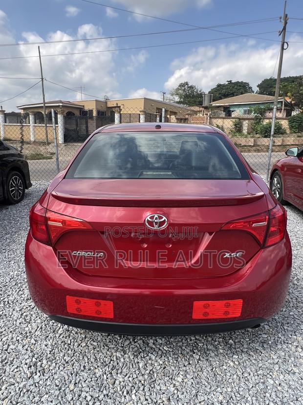 Toyota Corolla XSE (1.8L 4cyl 2A) 2018 Red