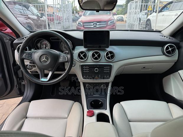 Mercedes-Benz GLA 250 2016 Silver