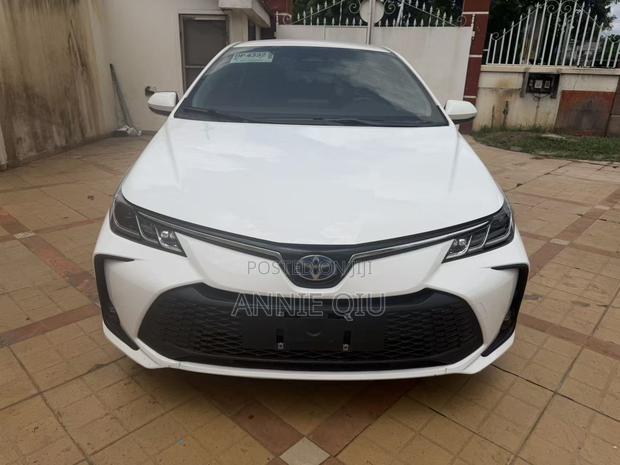Toyota Corolla LE 2024 White