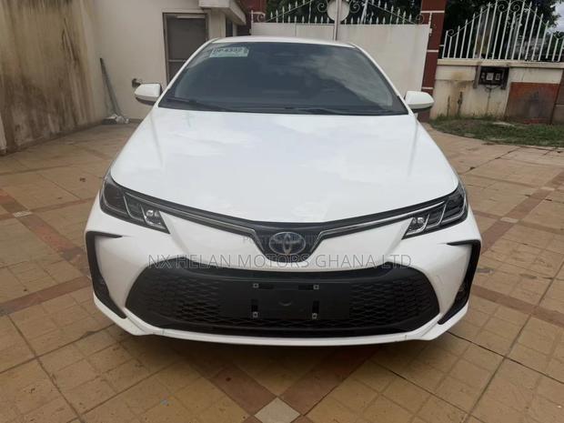 Toyota Corolla Hybrid LE AWD 2024 White
