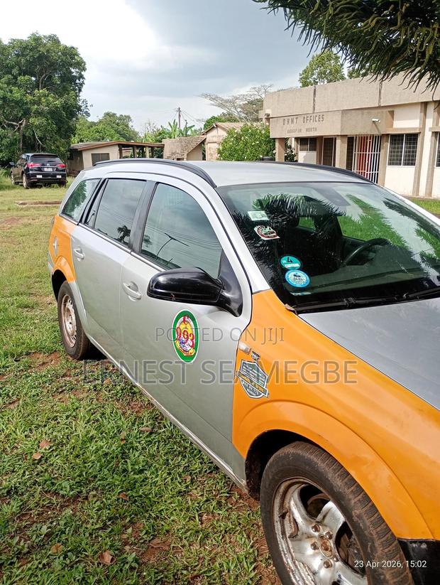 Opel Astra 2010 Gray