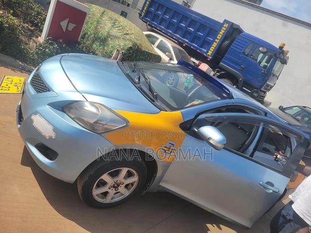 Toyota Belta 2010 Blue