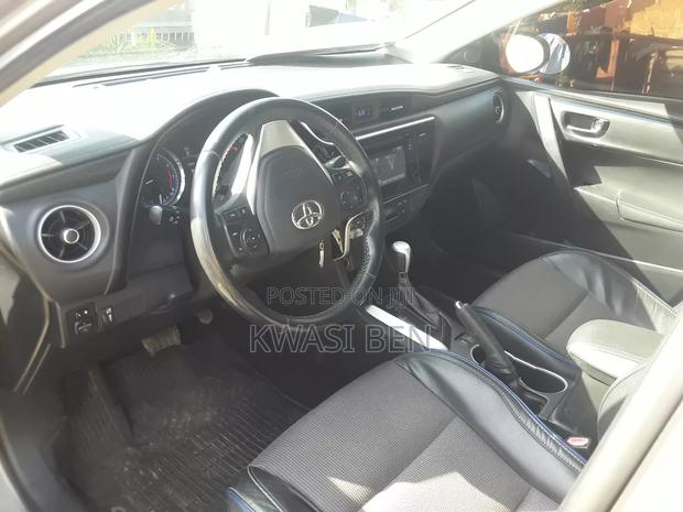 Toyota Corolla 2017 Gray