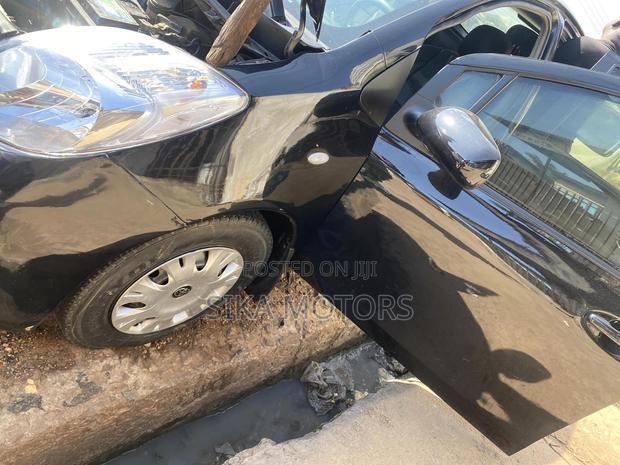 Toyota Vitz 2010 Black