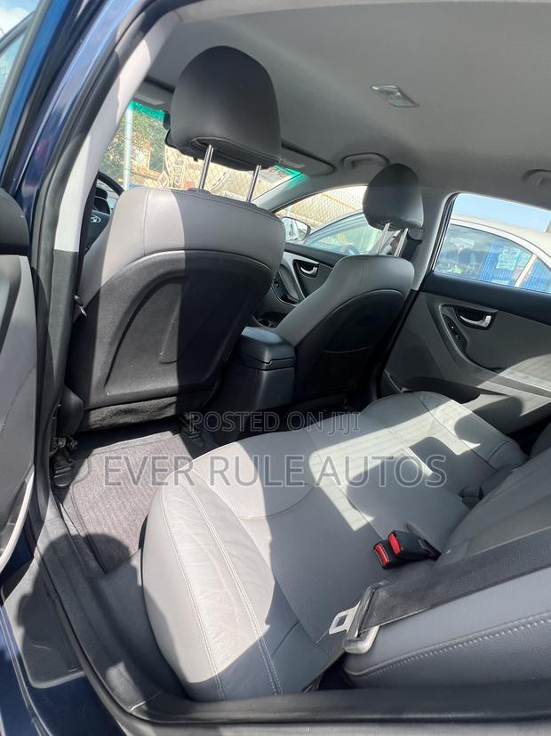 Hyundai Elantra Limited Sedan FWD (1.8L 4cyl 6A) 2016 Blue