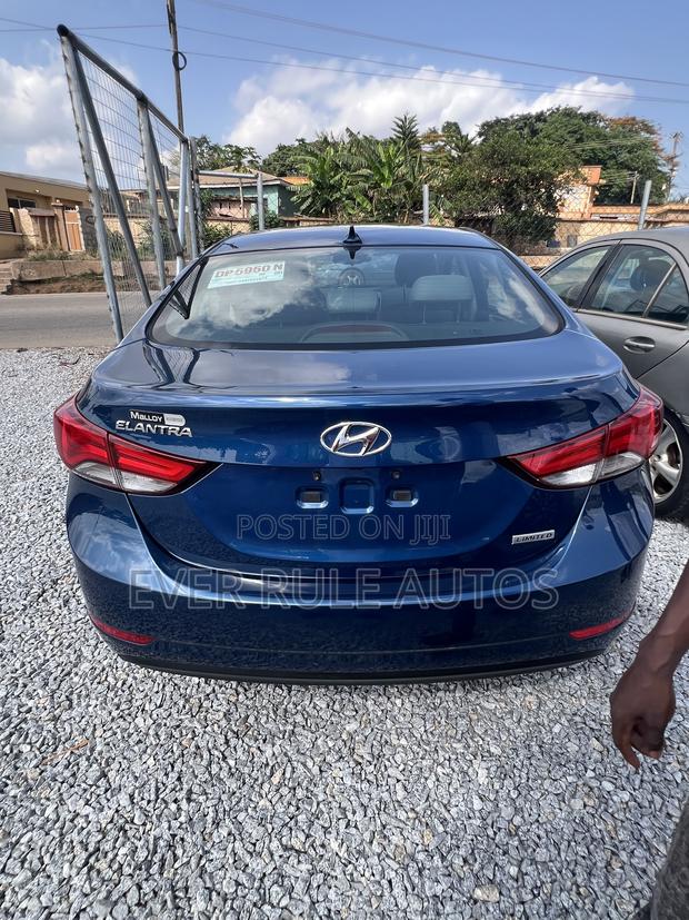 Hyundai Elantra Limited Sedan FWD (1.8L 4cyl 6A) 2016 Blue